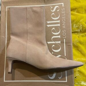 Seychelles Buff suede kitten slouch